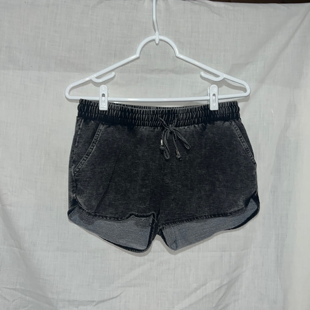 women’s size 6, shorts